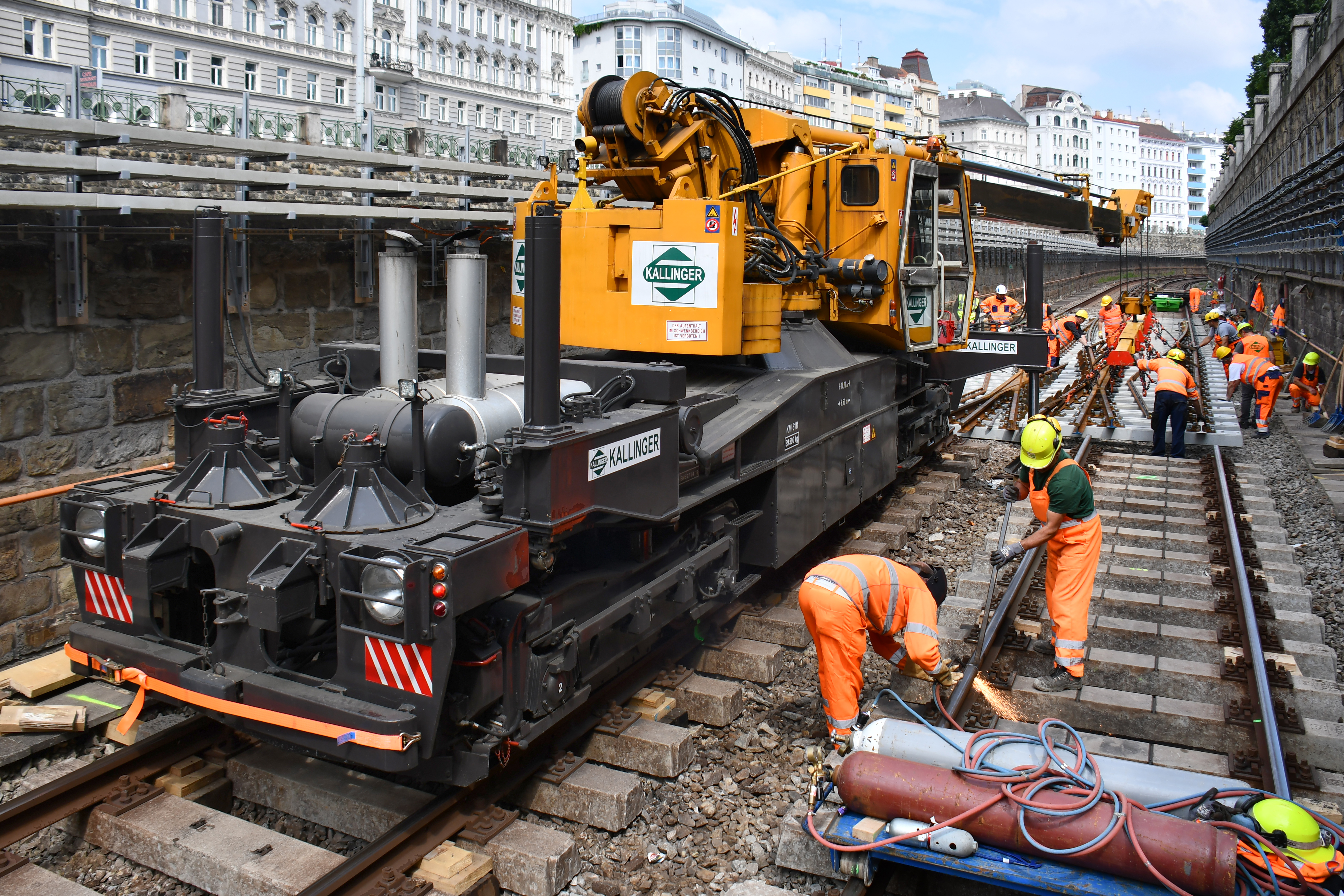 Bild 2 U Bahn Kran Kallinger Im Einsatz